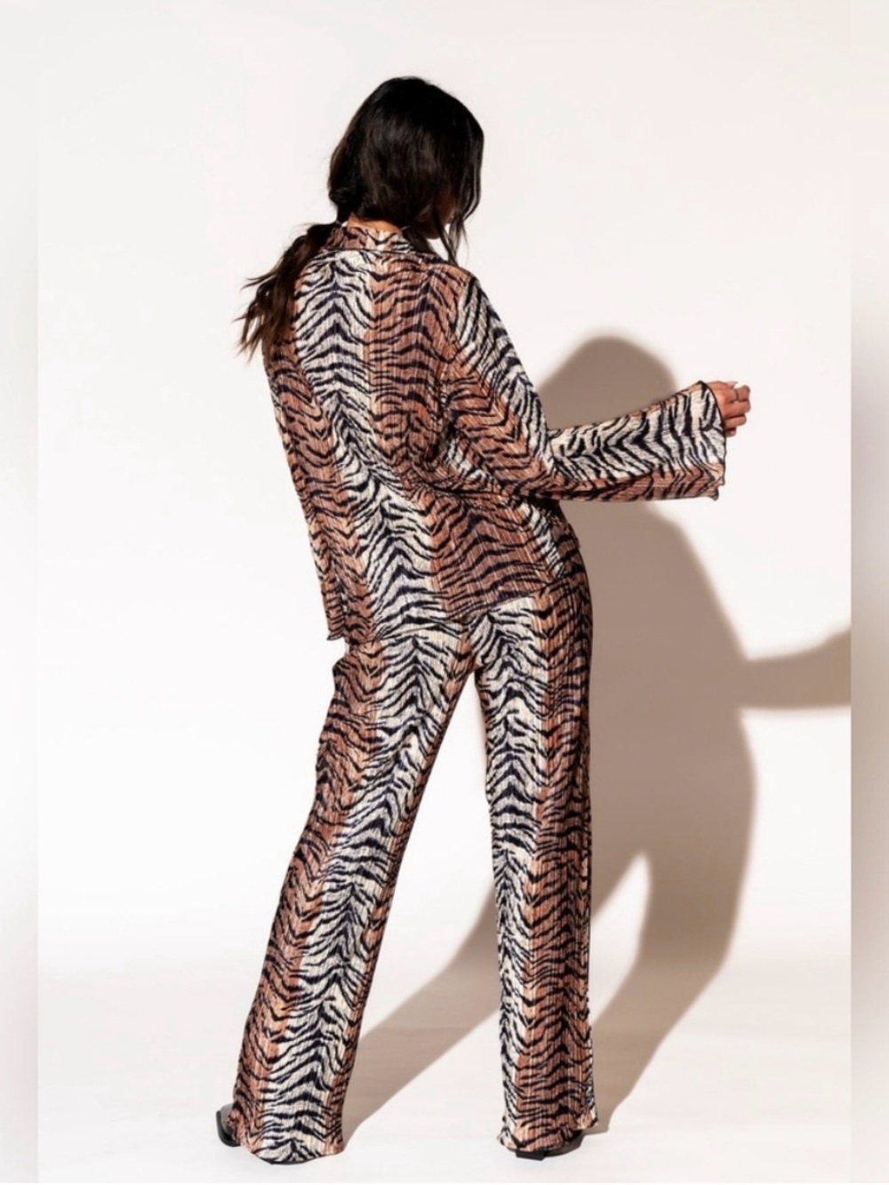 Dressed in LALA Pleated Plissé Set in Go Get ‘Em Tiger Print - Picture 3 of 12